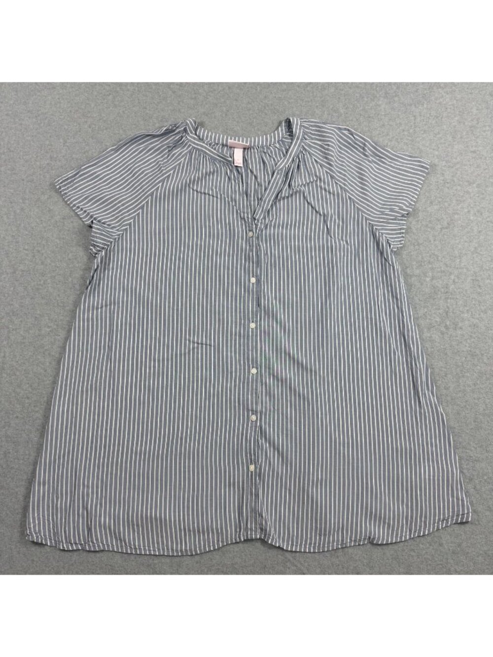 Ingrid & Isabel Maternity Women’s L Gray White Striped Button Blouse